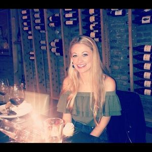 Meet your Posher, Casey